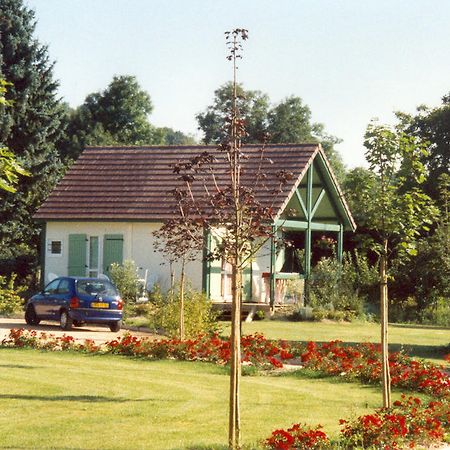 Village-Chalets Le Ru Du Pre Deux Rivieres Buitenkant foto