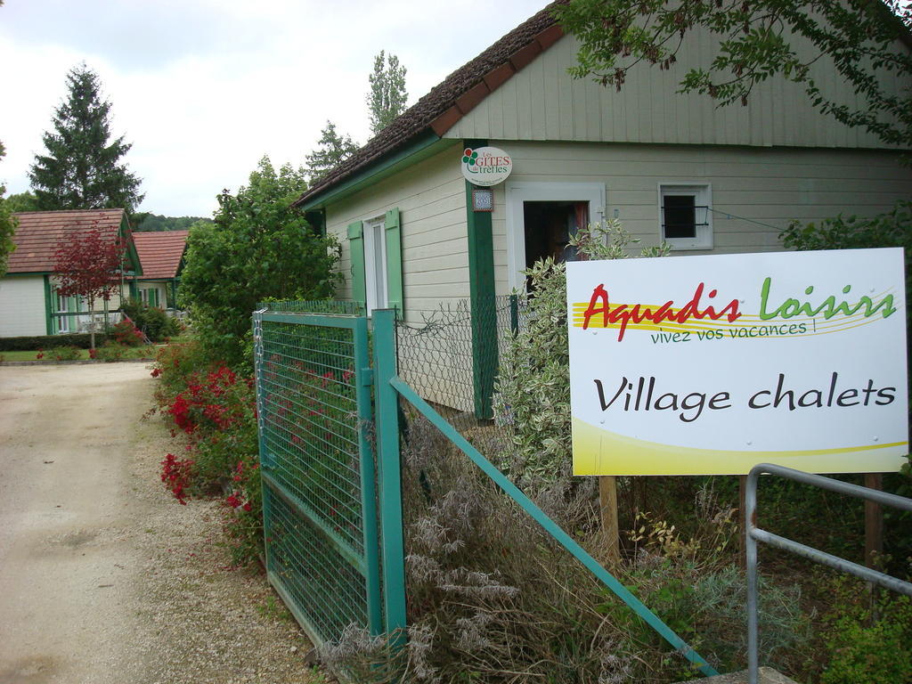 Village-Chalets Le Ru Du Pre Deux Rivieres Kamer foto