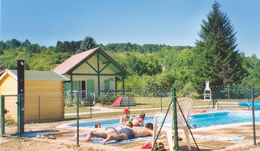 Village-Chalets Le Ru Du Pre Deux Rivieres Buitenkant foto
