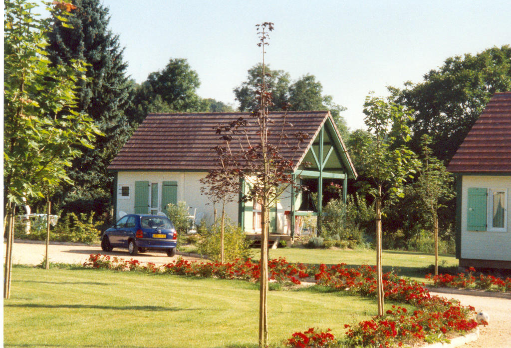 Village-Chalets Le Ru Du Pre Deux Rivieres Buitenkant foto